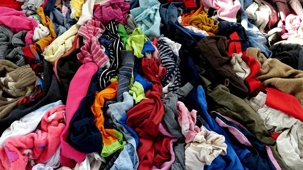 ChemistryCan Case Study - Closing the loop on textile waste Feedstock for polyamide production_shutterstock_2481300103